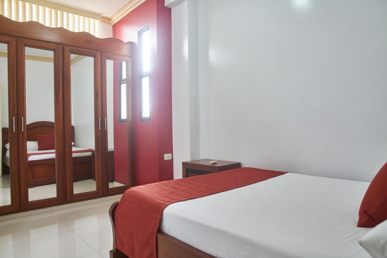 Departamentos Marcecilia De 2 Y 3 Habitaciones En El Centro De Manta Ngoại thất bức ảnh