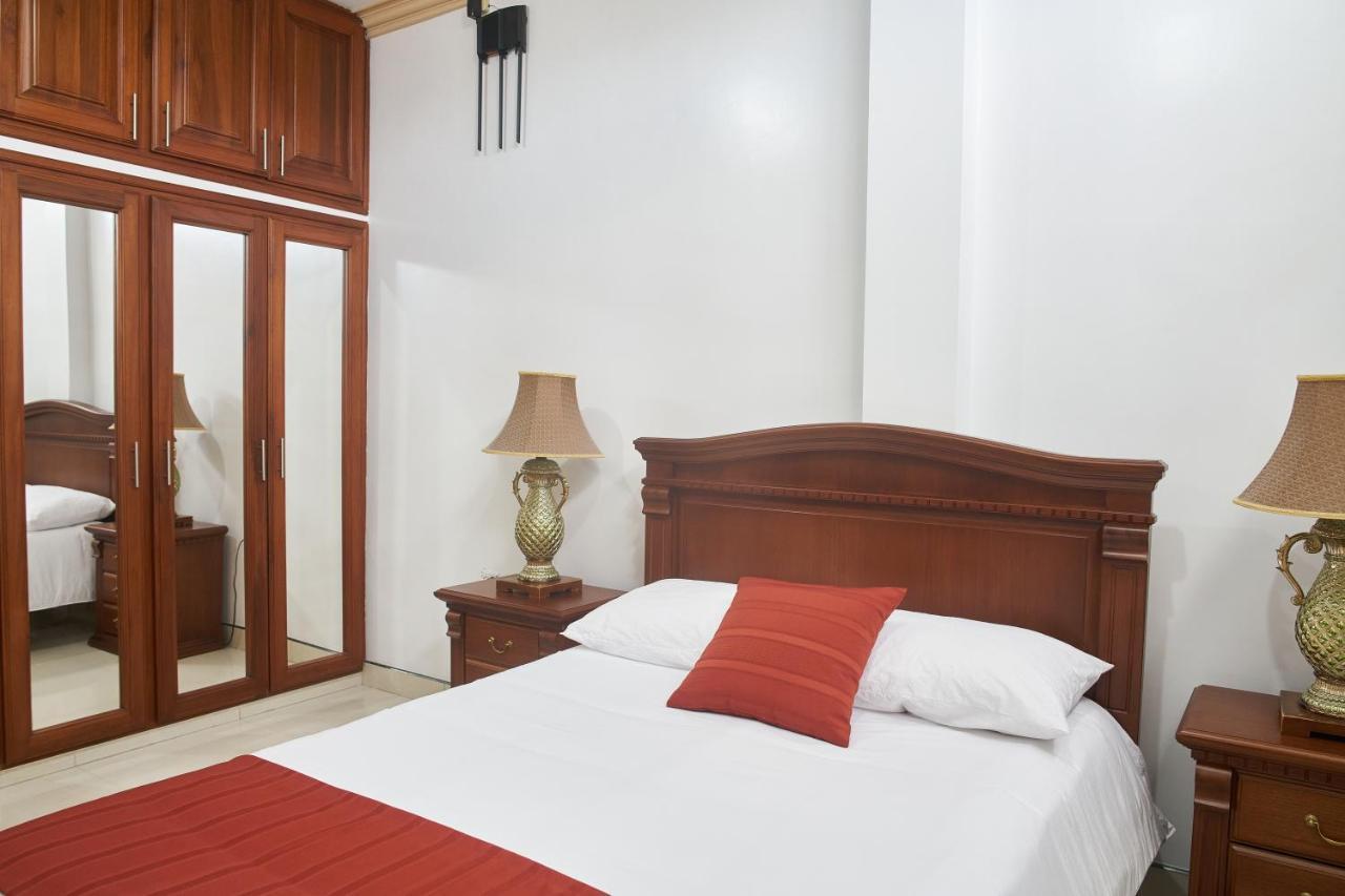 Departamentos Marcecilia De 2 Y 3 Habitaciones En El Centro De Manta Ngoại thất bức ảnh