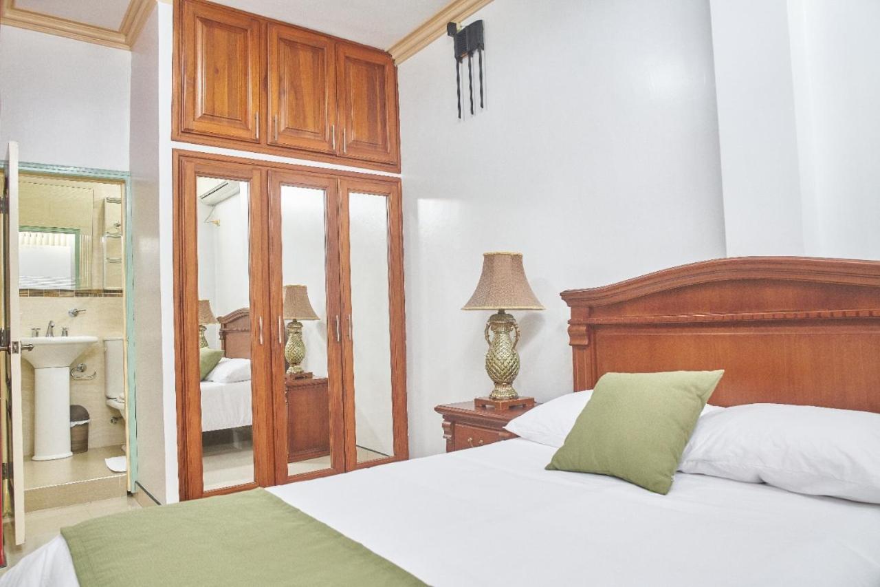 Departamentos Marcecilia De 2 Y 3 Habitaciones En El Centro De Manta Ngoại thất bức ảnh