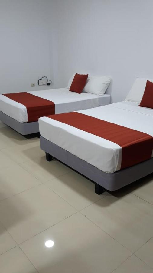 Departamentos Marcecilia De 2 Y 3 Habitaciones En El Centro De Manta Ngoại thất bức ảnh